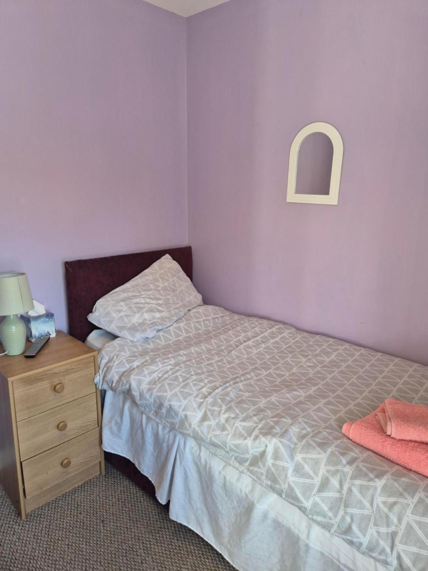 Accomadation Рексем Екстер'єр фото
