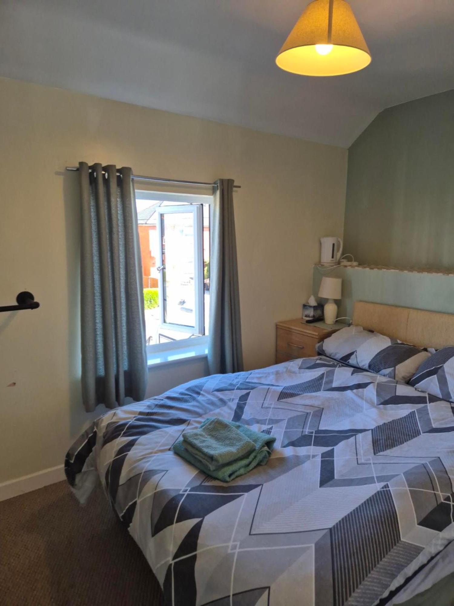 Accomadation Рексем Екстер'єр фото