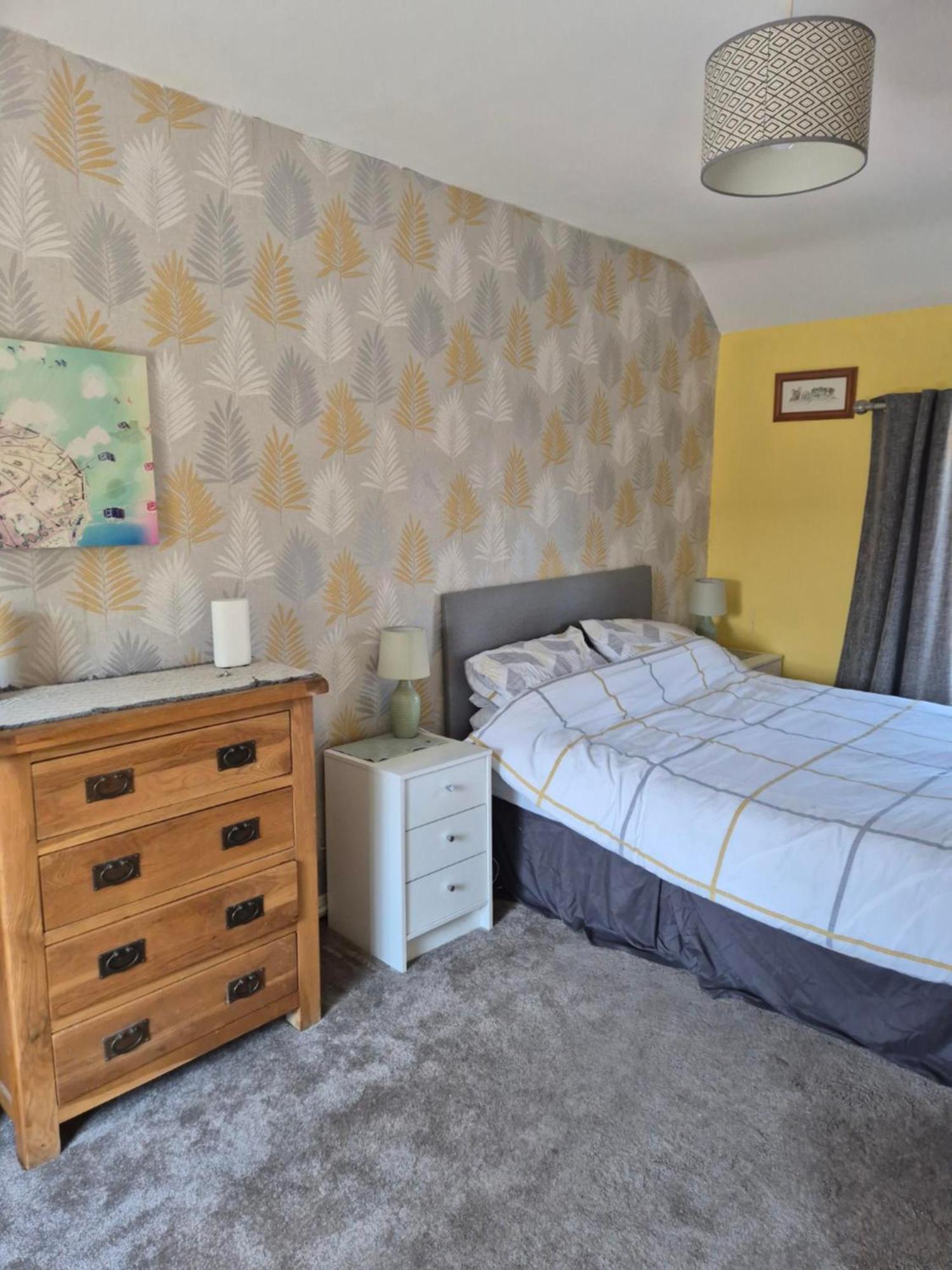 Accomadation Рексем Екстер'єр фото