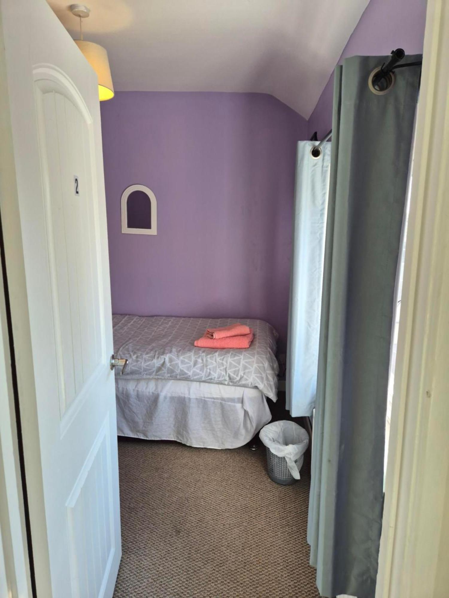 Accomadation Рексем Екстер'єр фото