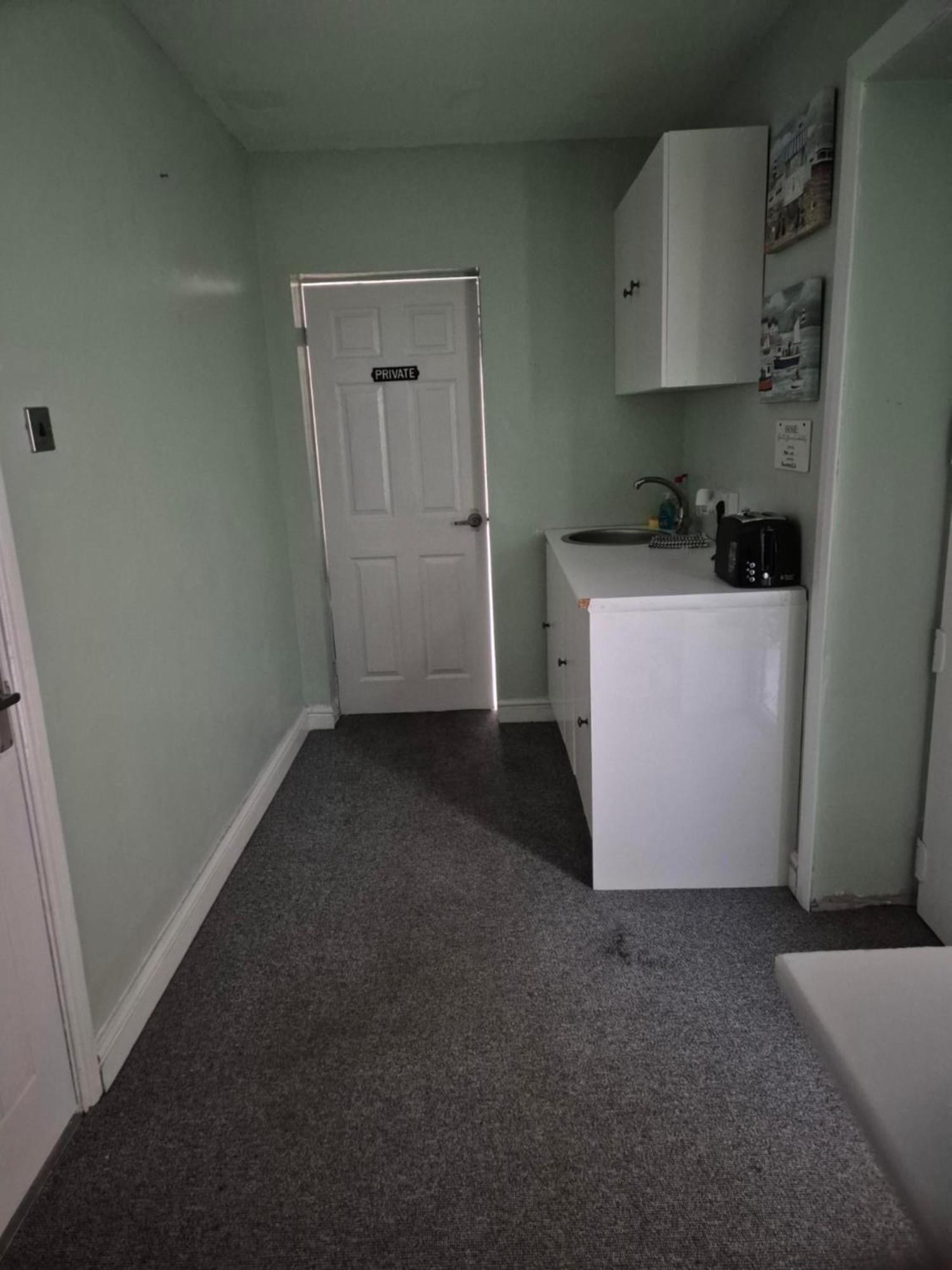 Accomadation Рексем Екстер'єр фото