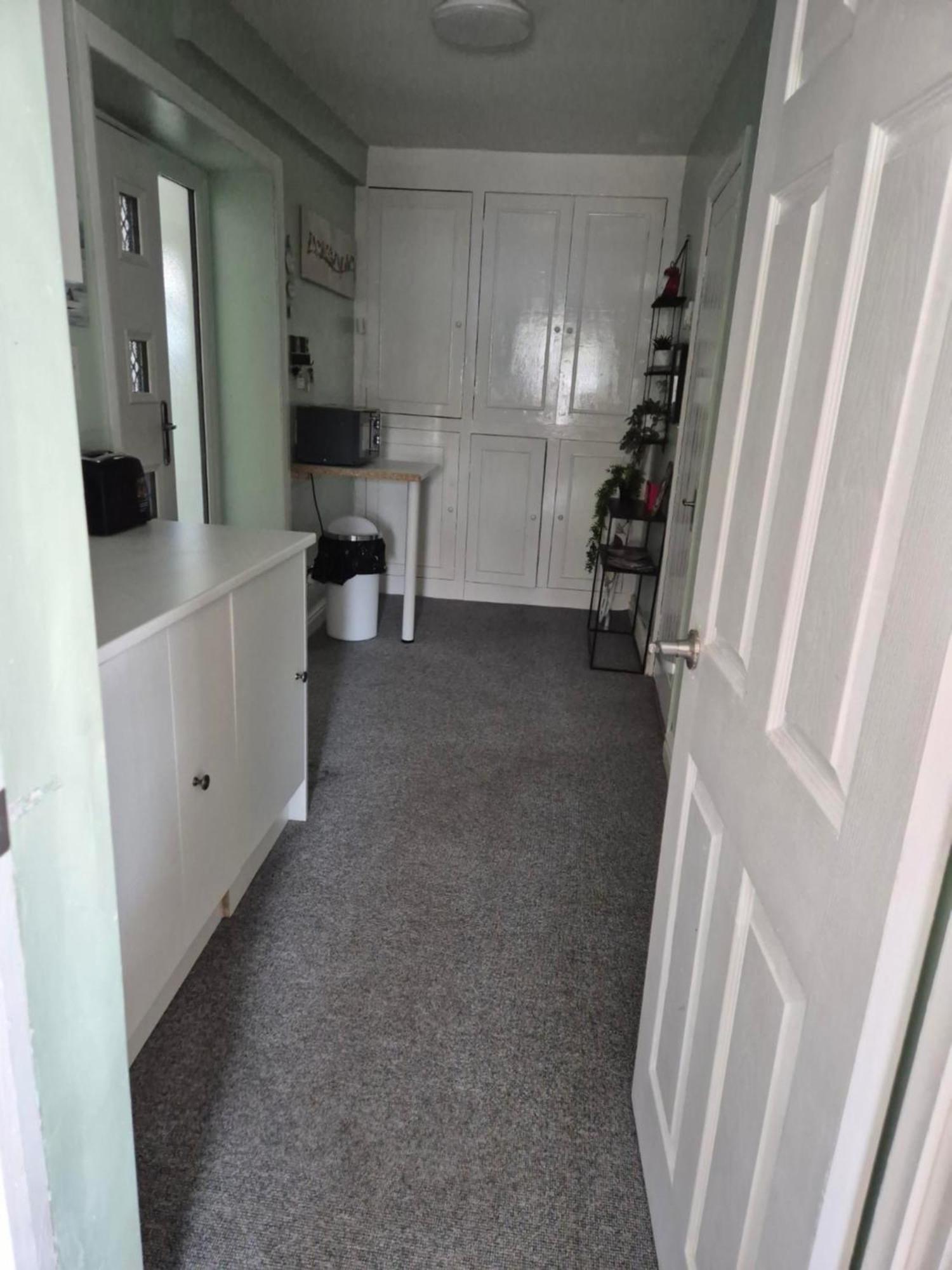 Accomadation Рексем Екстер'єр фото