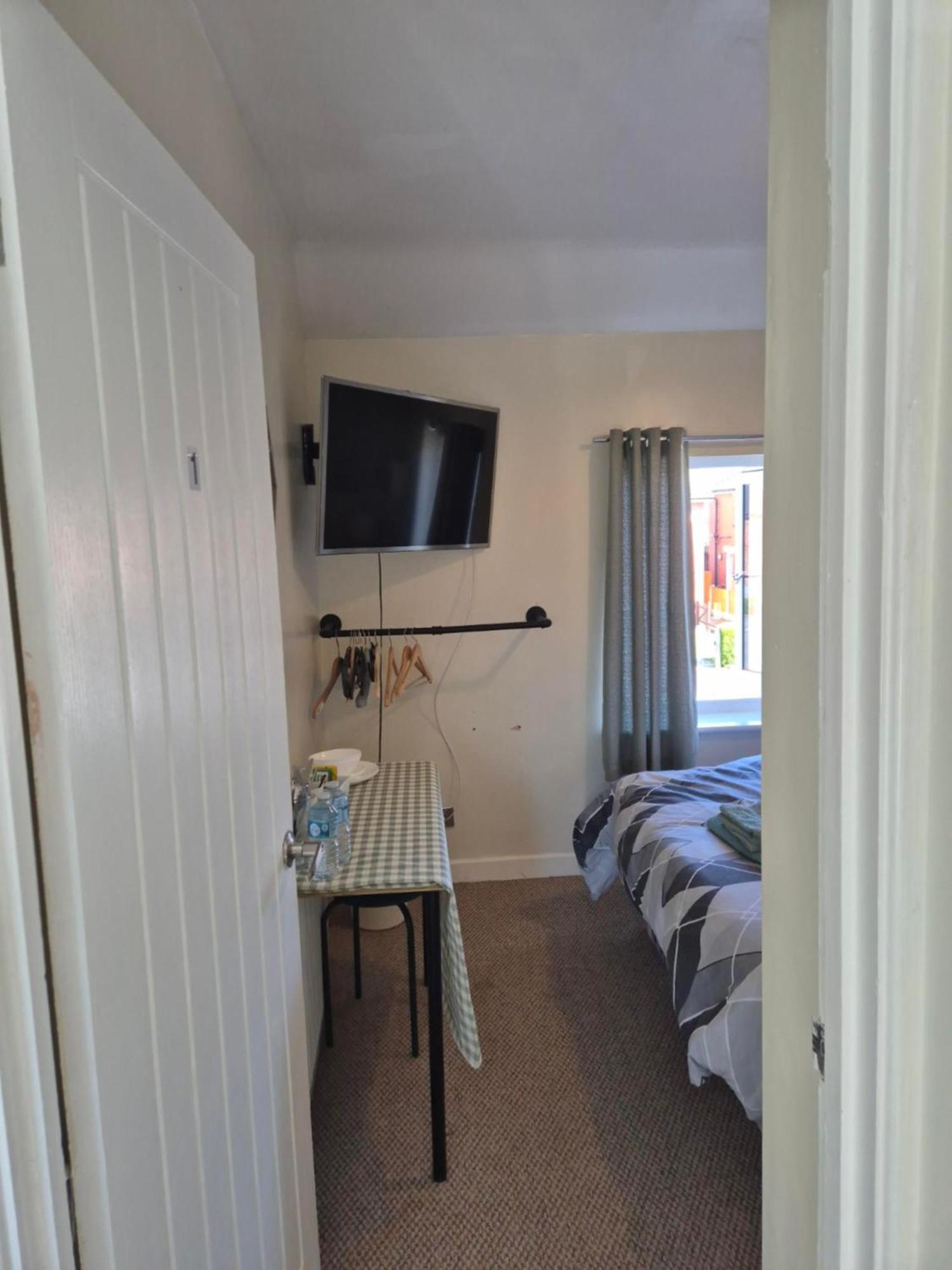Accomadation Рексем Екстер'єр фото