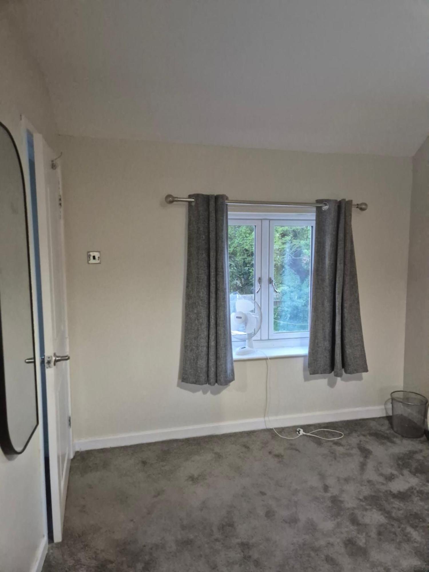 Accomadation Рексем Екстер'єр фото