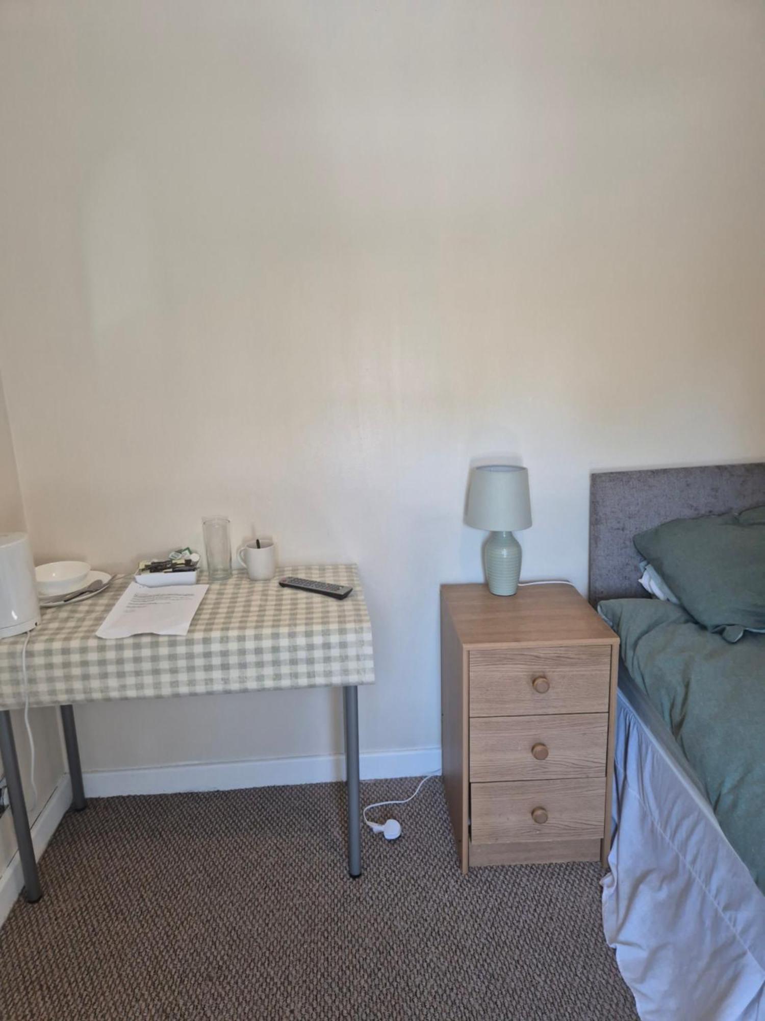 Accomadation Рексем Екстер'єр фото
