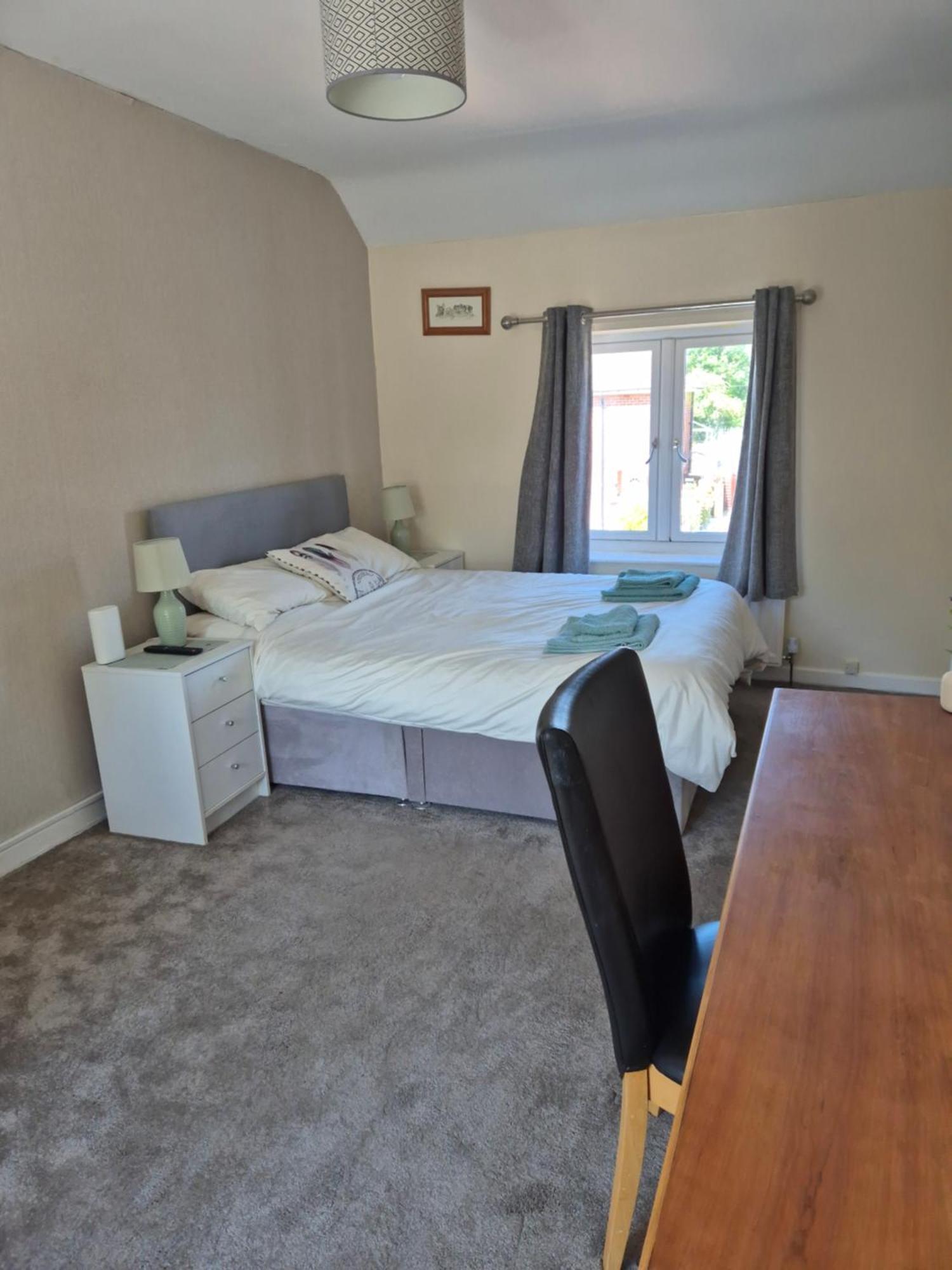 Accomadation Рексем Екстер'єр фото