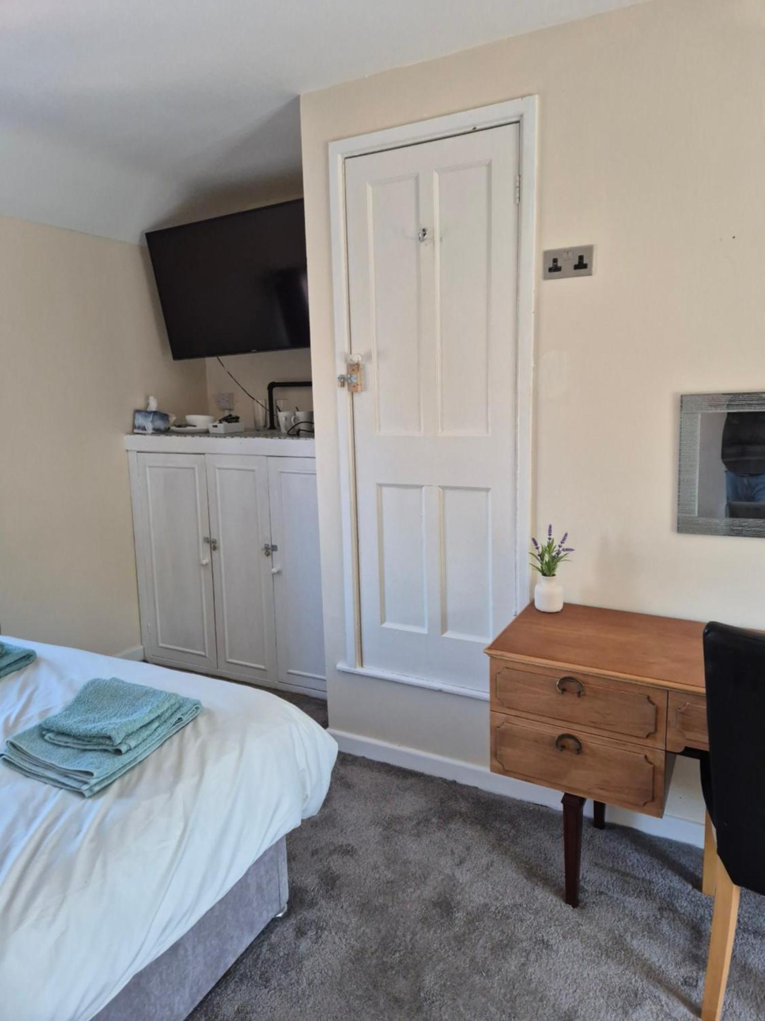 Accomadation Рексем Екстер'єр фото